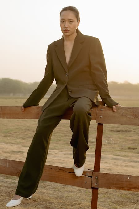 Buy_Raasa_Green Crepe Solid Lapel Collar Forest Blazer With Trouser _Online_at_Aza_Fashions