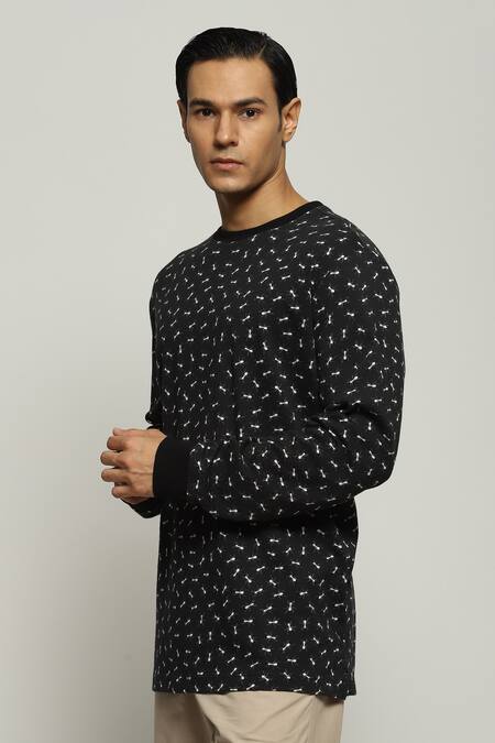 Buy Abraham And Thakore Black Cotton Ant Motifs Print T-shirt Online at Aza Fashions Buy_Abraham And Thakore_Black Cotton Ant Motifs Print T-shirt _Online_at_Aza_Fashions