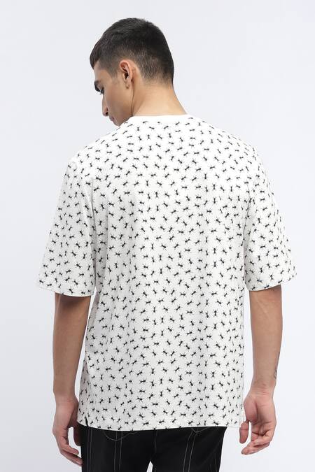 Abraham And Thakore Ant Motifs Pattern T-Shirt 