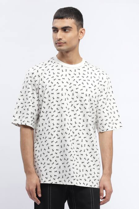 Abraham And Thakore_White Cotton Ant Motifs Pattern T-shirt _Online_at_Aza_Fashions