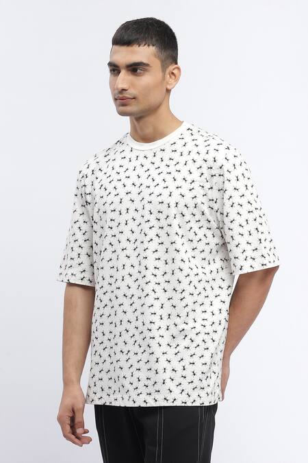 Buy_Abraham And Thakore_White Cotton Ant Motifs Pattern T-shirt _Online_at_Aza_Fashions