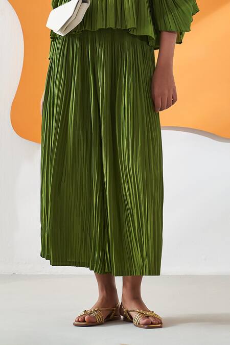 Pleats By Aruni Green Crepe Solid Round Lime Pleated Top And Culotte Pant Set Online at Aza Fashions Pleats By Aruni_Green Crepe Solid Round Lime Pleated Top And Culotte Pant Set _Online_at_Aza_Fashions