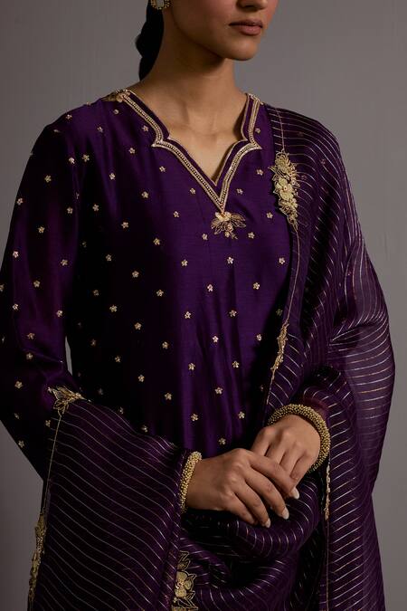 Buy Deep Thee Purple Organza, Chanderi Metallic Zardozi Phool Butti Embroidered Kurta Set Buy_Deep Thee_Purple Organza, Chanderi Metallic Zardozi Phool Butti Embroidered Kurta Set