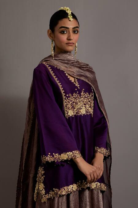 Buy Deep Thee Purple Organza, Chanderi, Tissue Embroidery V-neck Phool Guccha Yoke Kurta Set Buy_Deep Thee_Purple Organza, Chanderi, Tissue Embroidery V-neck Phool Guccha Yoke Kurta Set
