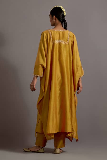 Deep Thee Hand Embroidered Yoke Kaftan With Pant 
