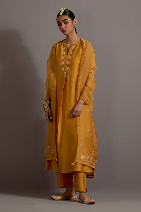 Deep Thee Yellow Organza, Chanderi Tassels, Beads, Embroidery Phool Bunch Yoke Kurta Set Online at Aza Fashions Deep Thee_Yellow Organza, Chanderi Tassels, Beads, Embroidery Phool Bunch Yoke Kurta Set _Online_at_Aza_Fashions