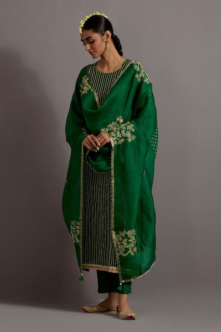 Buy Deep Thee Green Organza, Chanderi Embroidery, Pearls, Zari, Beads Zardozi And Kurta Set Online at Aza Fashions Buy_Deep Thee_Green Organza, Chanderi Embroidery, Pearls, Zari, Beads Zardozi And Kurta Set _Online_at_Aza_Fashions
