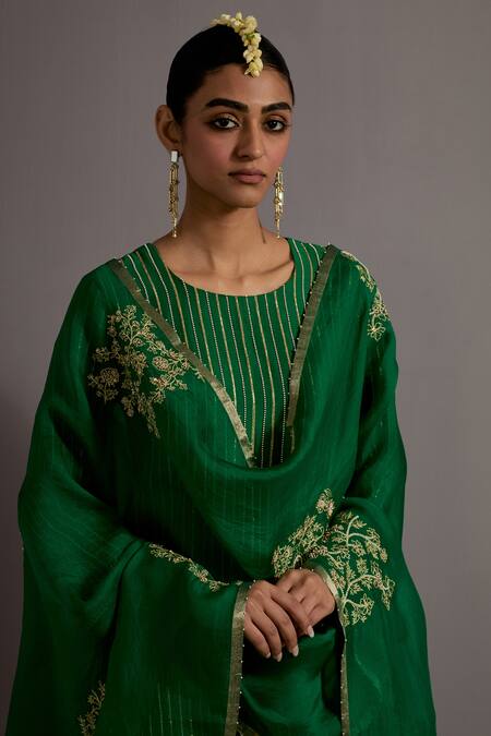 Deep Thee Green Organza, Chanderi Embroidery, Pearls, Zari, Beads Zardozi And Kurta Set at Aza Fashions Deep Thee_Green Organza, Chanderi Embroidery, Pearls, Zari, Beads Zardozi And Kurta Set _at_Aza_Fashions