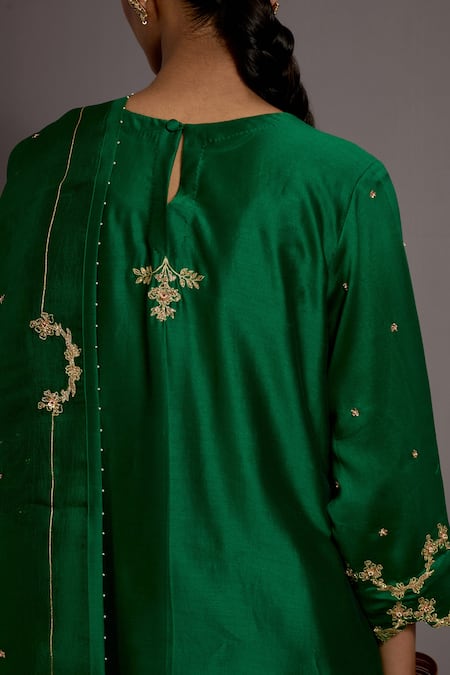 Deep Thee Green Organza, Chanderi Cut Work, Beads, Tassels, Phool Pathi A-line Kurta Set Online at Aza Fashions Deep Thee_Green Organza, Chanderi Cut Work, Beads, Tassels, Phool Pathi A-line Kurta Set _Online_at_Aza_Fashions