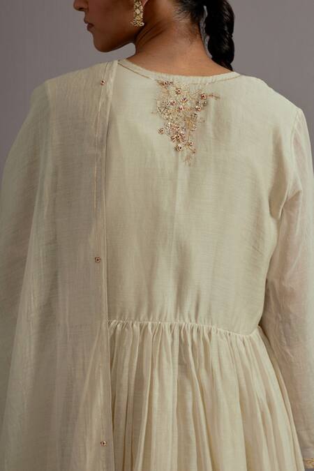 Deep Thee_Ivory Chanderi Embroidery Square Neck Guccha Booti Yoke Anarkali Set _at_Aza_Fashions