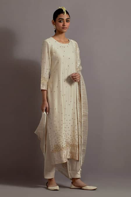 Buy_Deep Thee_Ivory Organza, Chanderi Embroidery, Sequins, Floral Booti Straight Kurta Set _Online_at_Aza_Fashions