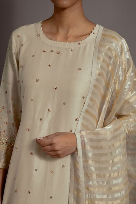 Shop_Deep Thee_Ivory Organza, Chanderi Embroidery, Sequins, Floral Booti Straight Kurta Set _Online_at_Aza_Fashions