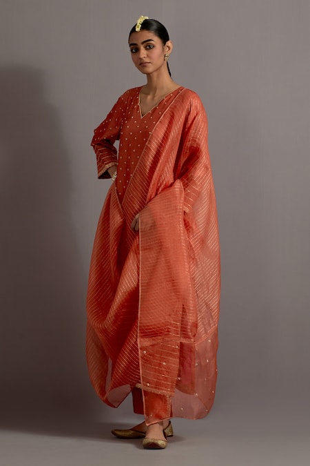 Shop_Deep Thee_Orange Silk, Organza Zari, Embroidery V-neck Zardozi Kurta Set _Online_at_Aza_Fashions