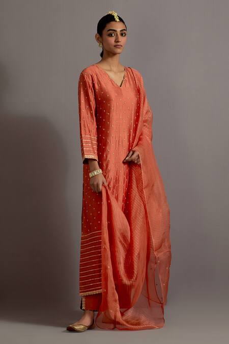 Deep Thee_Orange Silk, Organza Zari, Embroidery V-neck Zardozi Kurta Set _at_Aza_Fashions