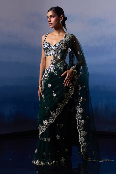 Angad Singh_Green Net Mirrors, Zari Sweetheart Neck Martian Floris Embroidered Saree Set _Online_at_Aza_Fashions