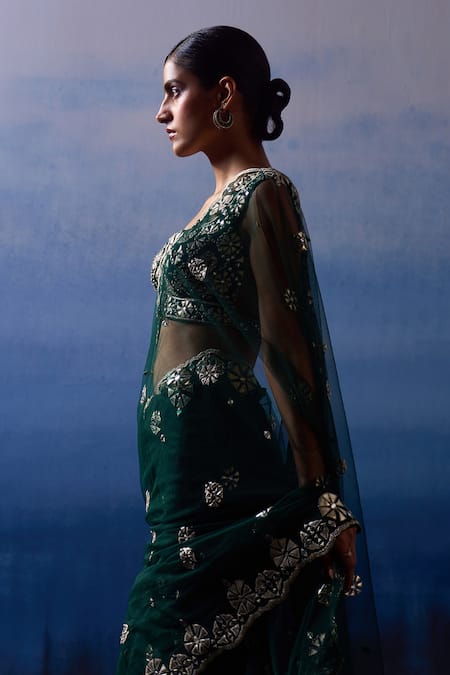 Shop_Angad Singh_Green Net Mirrors, Zari Sweetheart Neck Martian Floris Embroidered Saree Set _Online_at_Aza_Fashions