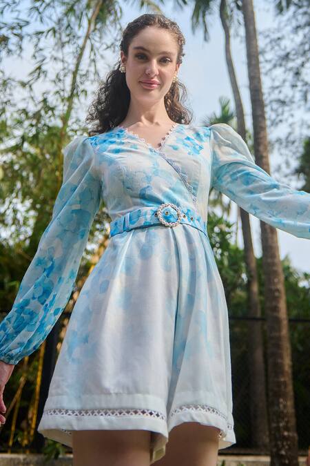 Shop Verano By Tanya White Cotton Linen Printed Hydrangea V-neck Viviana Floral Jumpsuit Online at Aza Fashions Shop_Verano By Tanya_White Cotton Linen Printed Hydrangea V-neck Viviana Floral Jumpsuit _Online_at_Aza_Fashions