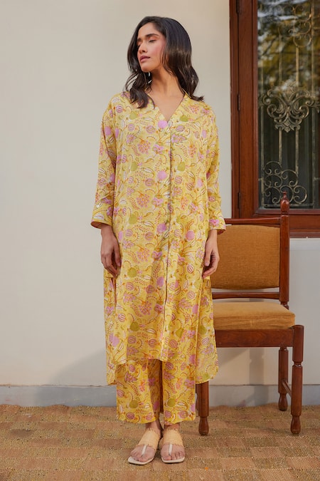 Kapraaaha Yellow Muslin Print Floral V-neck High-low Tunic With Palazzo