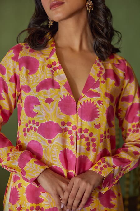 Kapraaaha_Yellow Muslin Collared Floral Print Tunic With Palazzo _at_Aza_Fashions