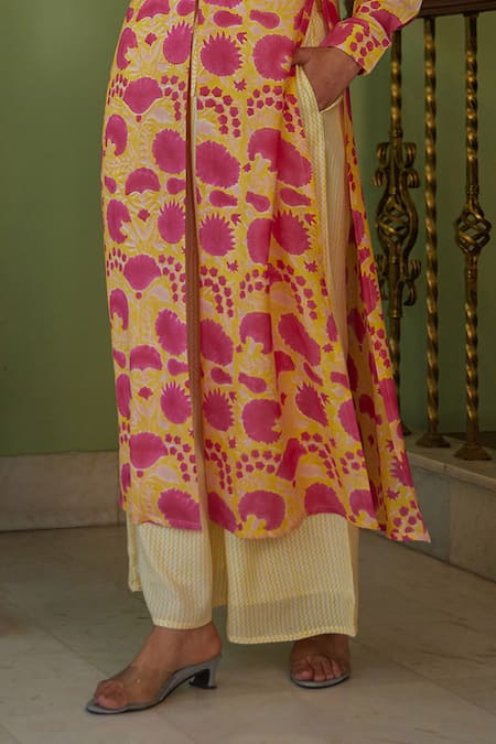 Buy_Kapraaaha_Yellow Muslin Collared Floral Print Tunic With Palazzo 