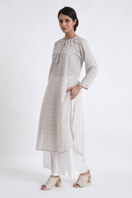 JAYATI GOENKA_Grey Cotton Embroidery Round Neck High-low Print Kurta With Pant _Online_at_Aza_Fashions