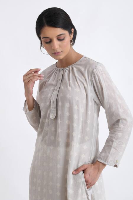 Shop_JAYATI GOENKA_Grey Cotton Embroidery Round Neck High-low Print Kurta With Pant _Online_at_Aza_Fashions