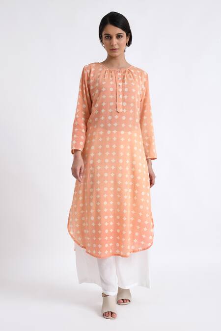 JAYATI GOENKA_Pink Cotton Embroidery Round Neck Geometric Print Kurta With Pant _Online_at_Aza_Fashions