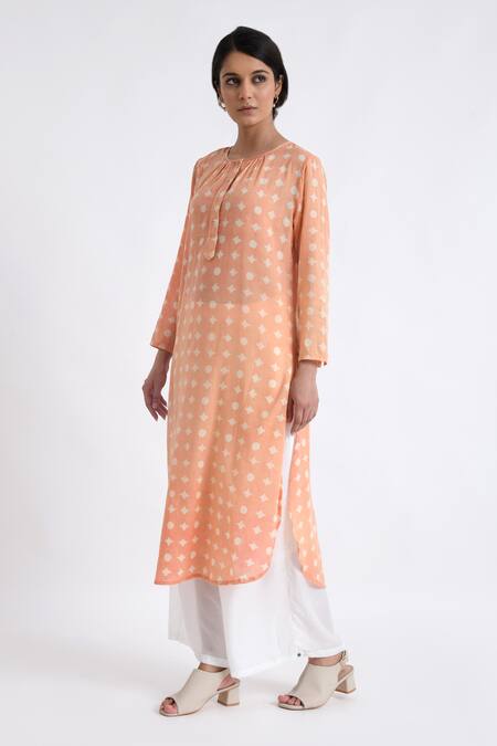 Buy_JAYATI GOENKA_Pink Cotton Embroidery Round Neck Geometric Print Kurta With Pant _Online_at_Aza_Fashions