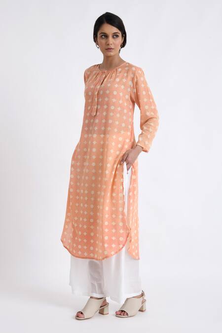 Shop_JAYATI GOENKA_Pink Cotton Embroidery Round Neck Geometric Print Kurta With Pant _Online_at_Aza_Fashions