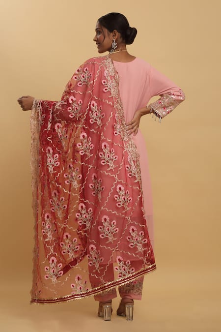 Aham-Vayam Floral Thread Embroidered Kurta Pant Set 