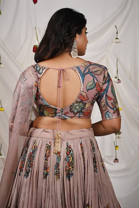 Shop Aamra By Lavanya Pink Silk Hand Painted Floral Kalamkari Leaf Neck Blouse at Aza Fashions Shop_Aamra By Lavanya_Pink Silk Hand Painted Floral Kalamkari Leaf Neck Blouse _at_Aza_Fashions