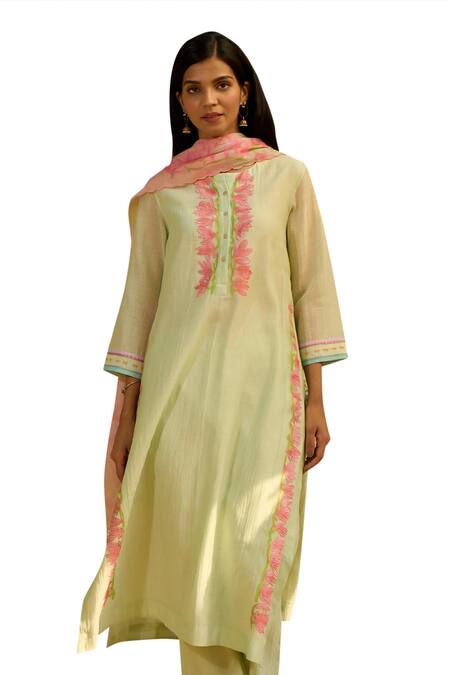 Priti Prashant_Green Cotton, Silk Embroidery Split V-neck Bulbul Floral Kurta Set _at_Aza_Fashions