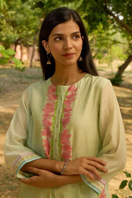Buy_Priti Prashant_Green Cotton, Silk Embroidery Split V-neck Bulbul Floral Kurta Set 