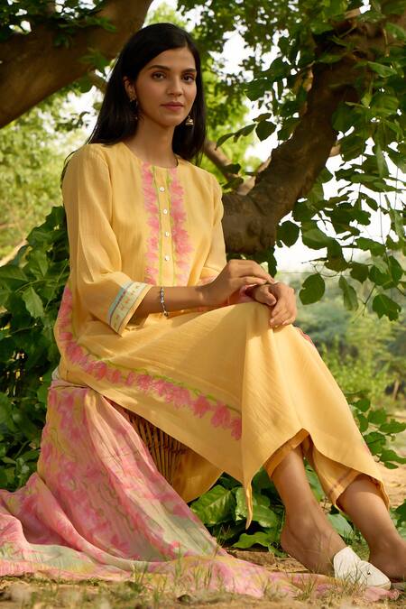 Buy Priti Prashant Yellow Cotton, Silk Embroidery Split V-neck Bulbul Placed Floral Kurta Set Online at Aza Fashions Buy_Priti Prashant_Yellow Cotton, Silk Embroidery Split V-neck Bulbul Placed Floral Kurta Set _Online_at_Aza_Fashions