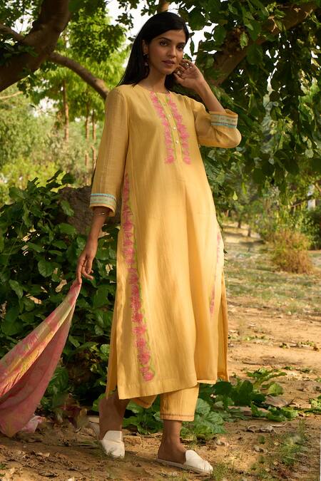Shop Priti Prashant Yellow Cotton, Silk Embroidery Split V-neck Bulbul Placed Floral Kurta Set Online at Aza Fashions Shop_Priti Prashant_Yellow Cotton, Silk Embroidery Split V-neck Bulbul Placed Floral Kurta Set _Online_at_Aza_Fashions