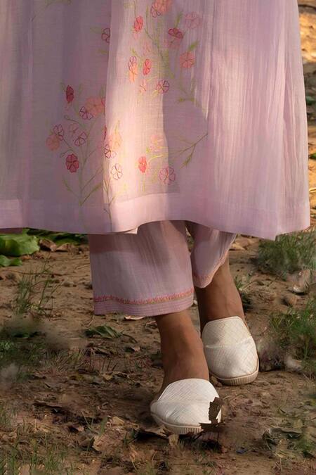 Priti Prashant_Purple , Satin, Muslin Embroidery Collared Papiha Floral Kurta Set _Online_at_Aza_Fashions