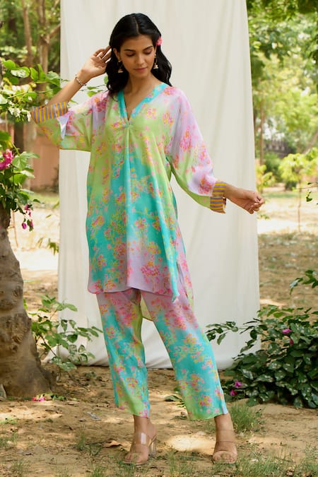 Shop_Priti Prashant_Blue Crepe Embroidery V-neck Peacock Floral Print Kurta And Pant Co-ord Set _Online_at_Aza_Fashions