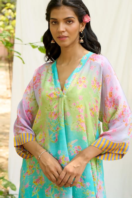 Buy_Priti Prashant_Blue Crepe Embroidery V-neck Peacock Floral Print Kurta And Pant Co-ord Set 