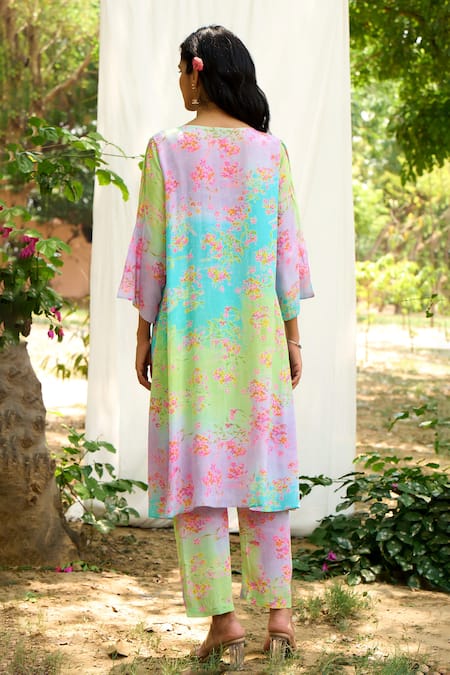 Priti Prashant Puffin Floral Print Kurta & Pant Co-ord Set 