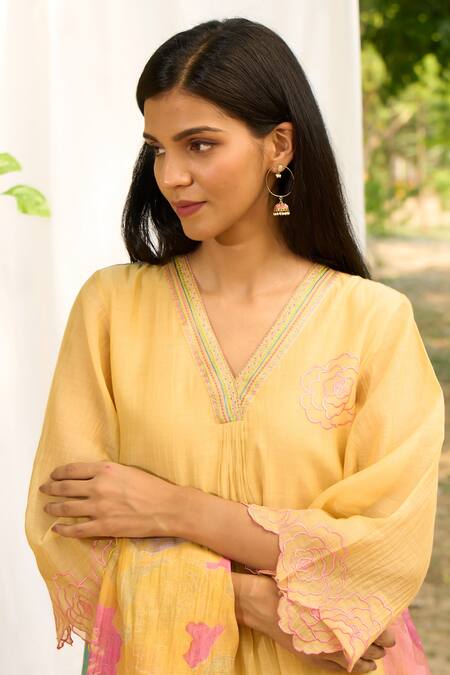 Buy_Priti Prashant_Yellow , Satin Embroidery V-neck Rajhans Floral Kurta Set 