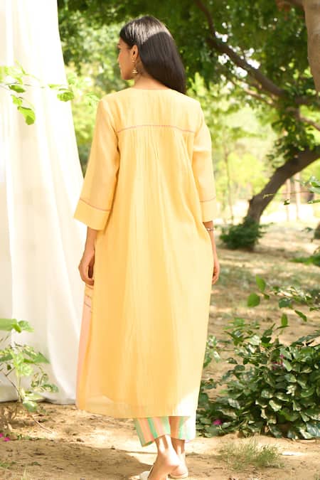 Priti Prashant Saaras Floral Embroidered Kurta With Striped Pant 