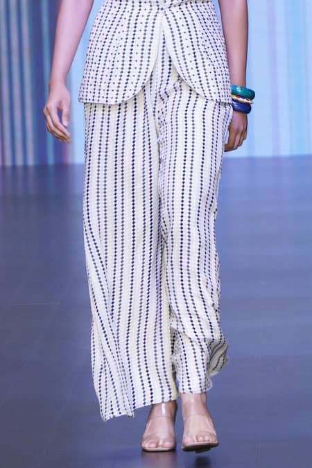 Buy Sandhya Shah White Crepe Sweetheart Neck Petra Geometric Print Strapless Top With Pant Online at Aza Fashions Buy_Sandhya Shah_White Crepe Sweetheart Neck Petra Geometric Print Strapless Top With Pant _Online_at_Aza_Fashions