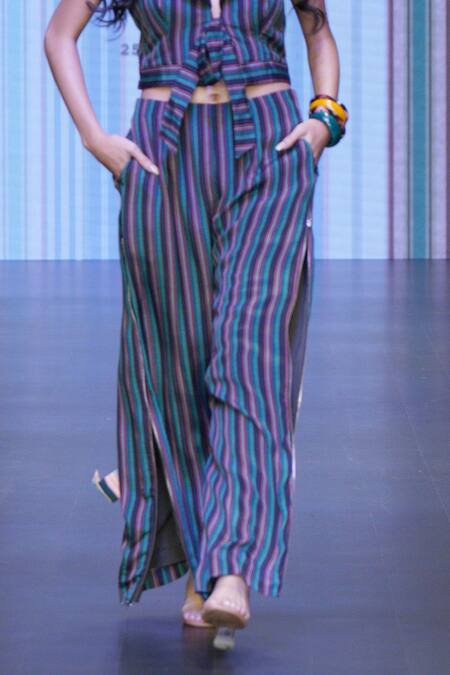 Buy Sandhya Shah Black Crepe Collared Aniceta Striped Crop Top With Pant Online at Aza Fashions Buy_Sandhya Shah_Black Crepe Collared Aniceta Striped Crop Top With Pant _Online_at_Aza_Fashions