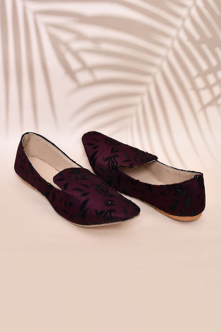 Aryavir Malhotra Wine Paisley Embroidered Loafers 