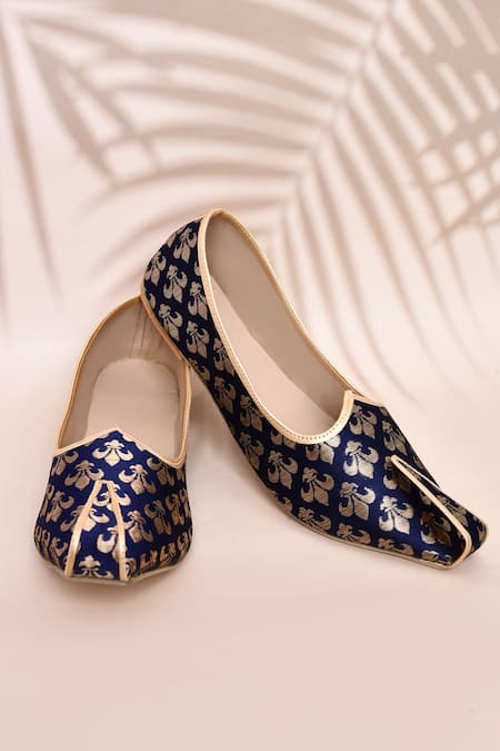 Aryavir Malhotra Floral Woven Jacquard Juttis 