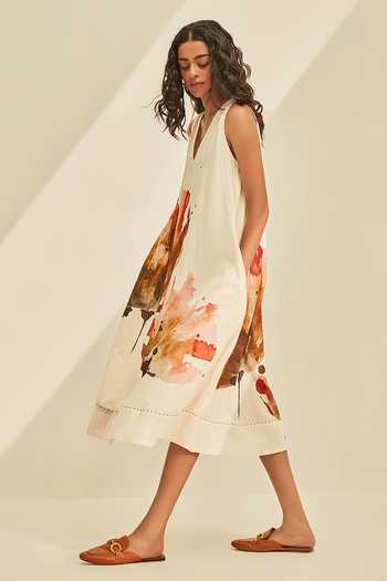 Kharakapas_Off White Cotton V-neck Poppy Fields Floral Print Dress _Online_at_Aza_Fashions