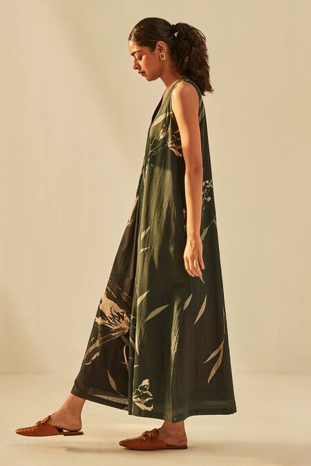 Kharakapas_Black Cotton V-neck Twilight Floral Print Jumpsuit _Online_at_Aza_Fashions