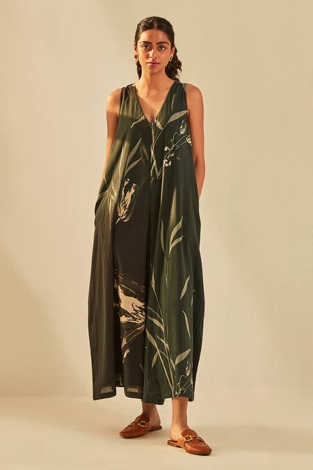 Buy_Kharakapas_Black Cotton V-neck Twilight Floral Print Jumpsuit _Online_at_Aza_Fashions