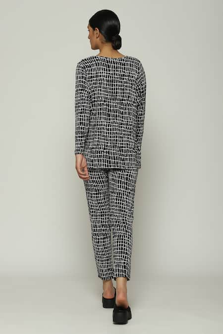 Shop Abraham And Thakore Black Tencel, Lycra Round Neck Lattice Print Top at Aza Fashions Shop_Abraham And Thakore_Black Tencel, Lycra Round Neck Lattice Print Top_at_Aza_Fashions