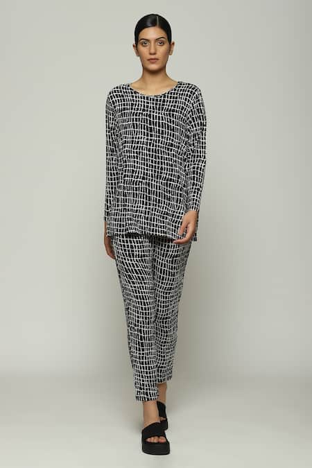 Abraham And Thakore Black Tencel, Lycra Round Neck Lattice Print Top Online at Aza Fashions Abraham And Thakore_Black Tencel, Lycra Round Neck Lattice Print Top_Online_at_Aza_Fashions